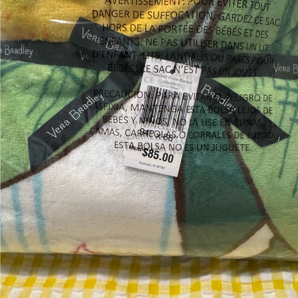NWT Vera Bradley Oversized “Lemon Grove” Blanket - Picture 3 of 4